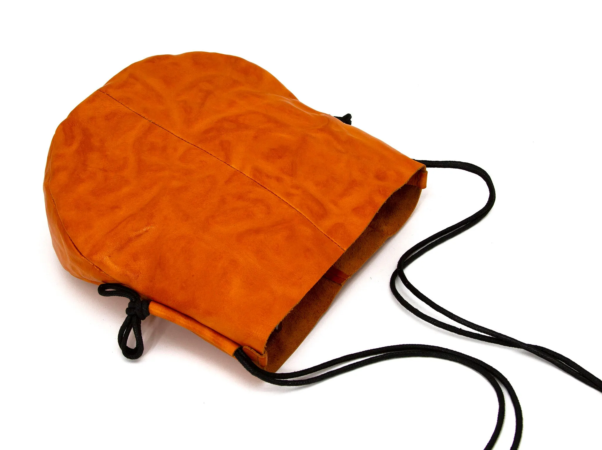 Wrinkled leather round bottom bag